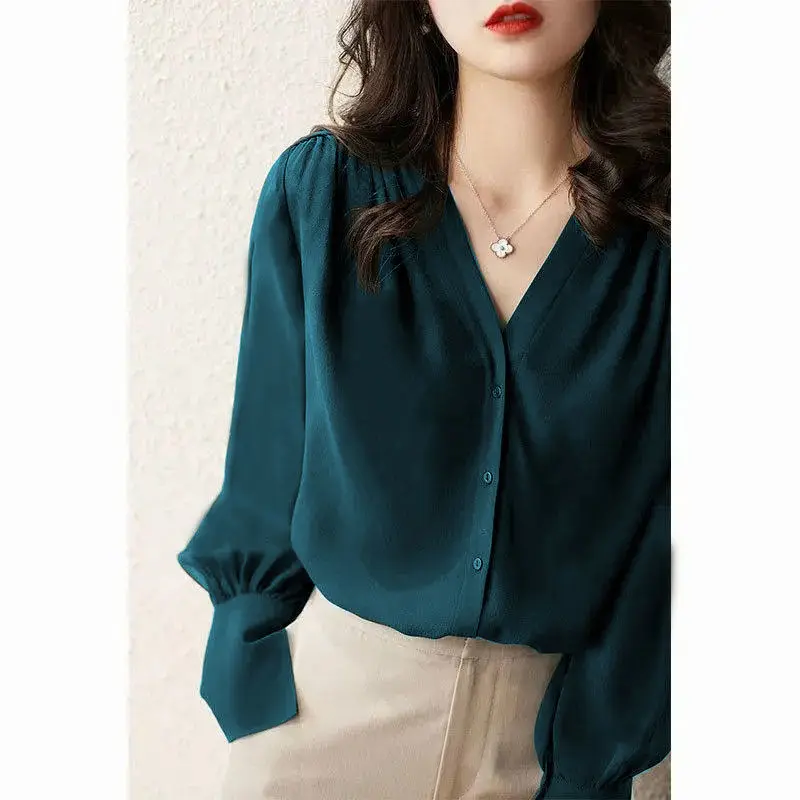 

2021 spring and autumn new small shirt high-end feminine blouse retro simple and thin V-neck long-sleeved temperament shirt