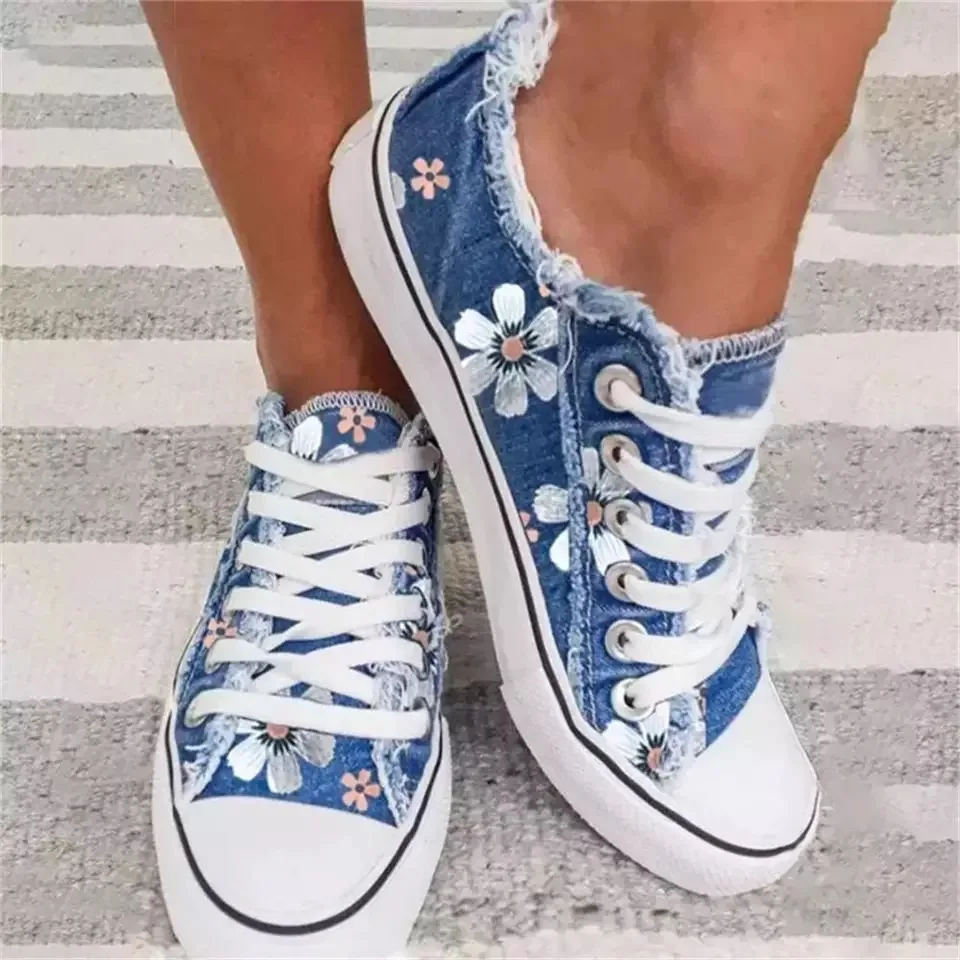 

Women Floral Sneakers 2021 All Season Classic Retro Ladies Denim Fabric Lace Up Casual Canvas Shoes Outdoor Large-Sized Flats