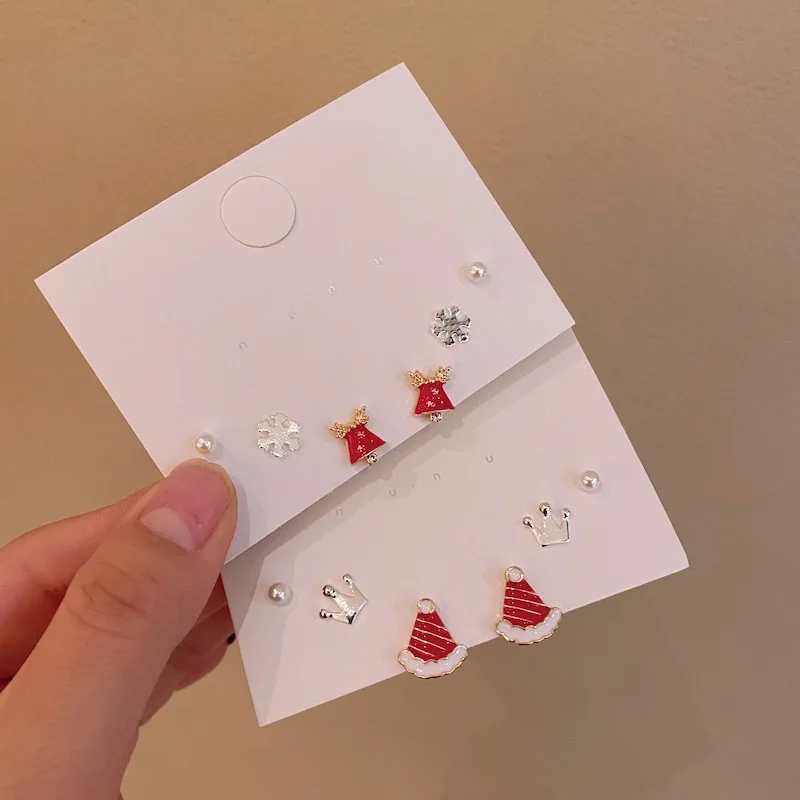 

Fashion Metal Geometric Stud Earrings Womens Ethnic Alloy Christmas Crown Pearl Hat Combination Suit Earrings Jewelry for Girls