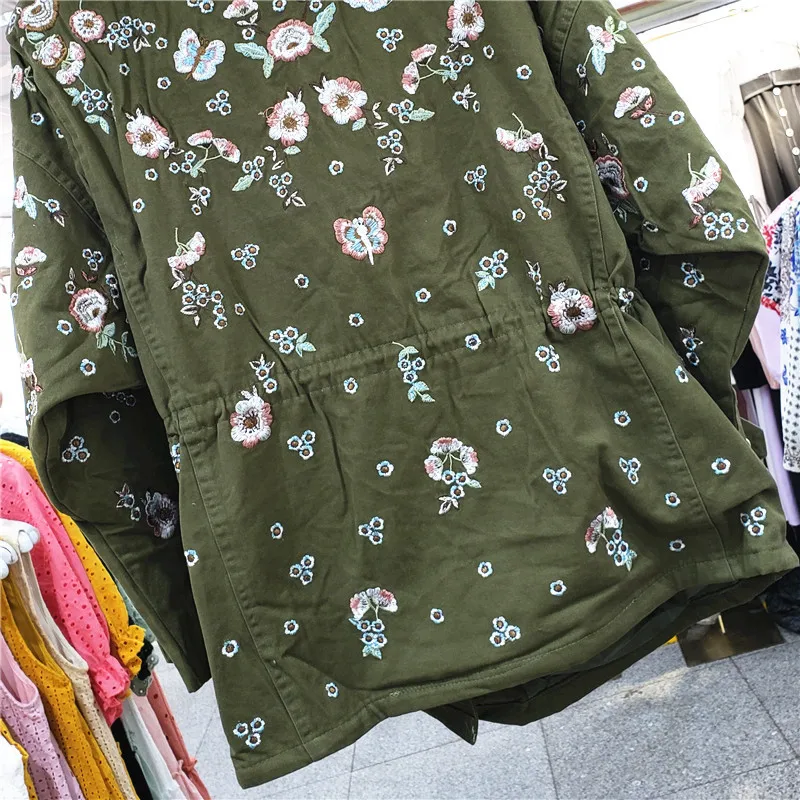 Модное бейсбольное пальто с вышивкой цветов и бисером женское черное армейское