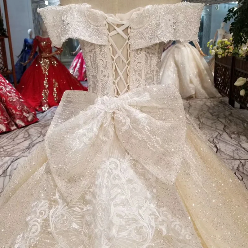 Блестящее простое платье для свадьбы с большим бантом плечей милое со шнуровкой