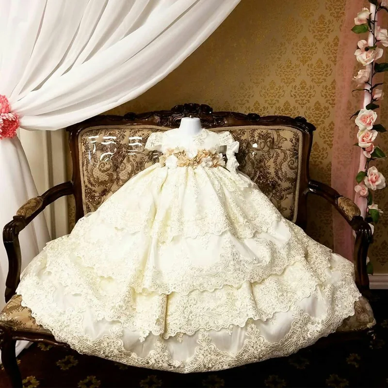 

2021 Luxury 3D Hand Made Flower First Communion Dresses Jewel Neck Lace Baptism Dresses With Bonnet For Baby Kids Wear