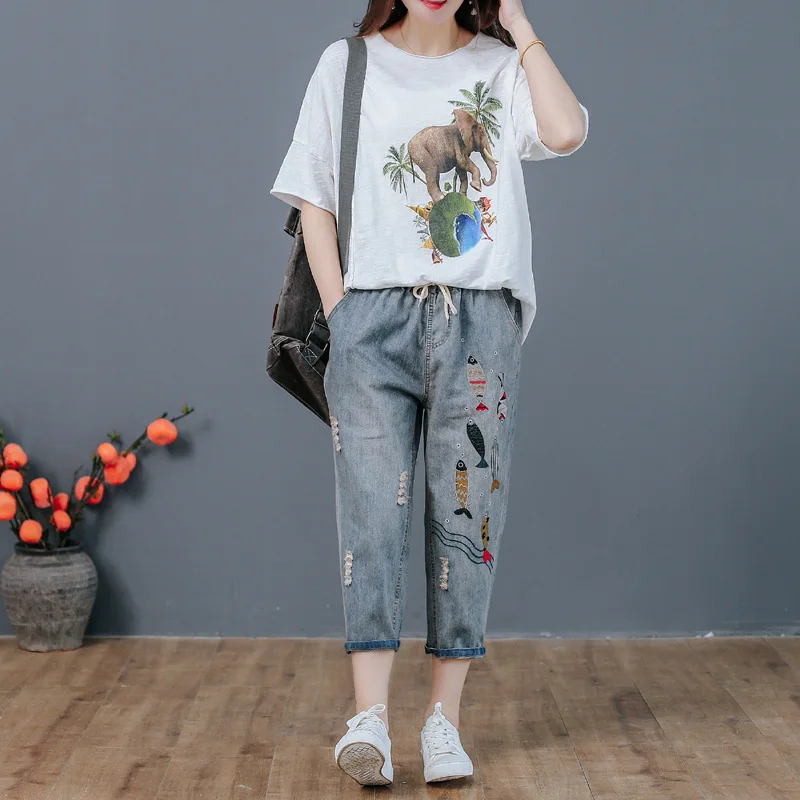 

Spring Summer Arts Style Women Fish Embroidered Jeans Elastic Waist Loose Denim Harem Pants Plus Size Vintage Ripped Jeans