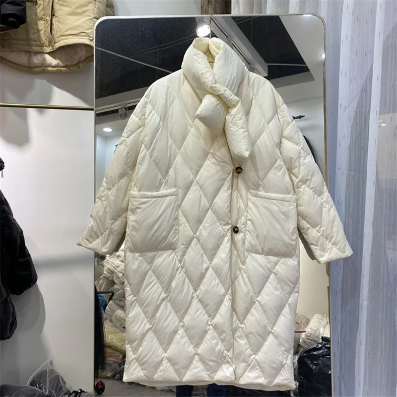

Женская куртка Lingge парка 2021 осенне-зимнее теплое легкое белое пальто на утином пуху Женская свободная длинная осенне-зимняя модель с шарфом