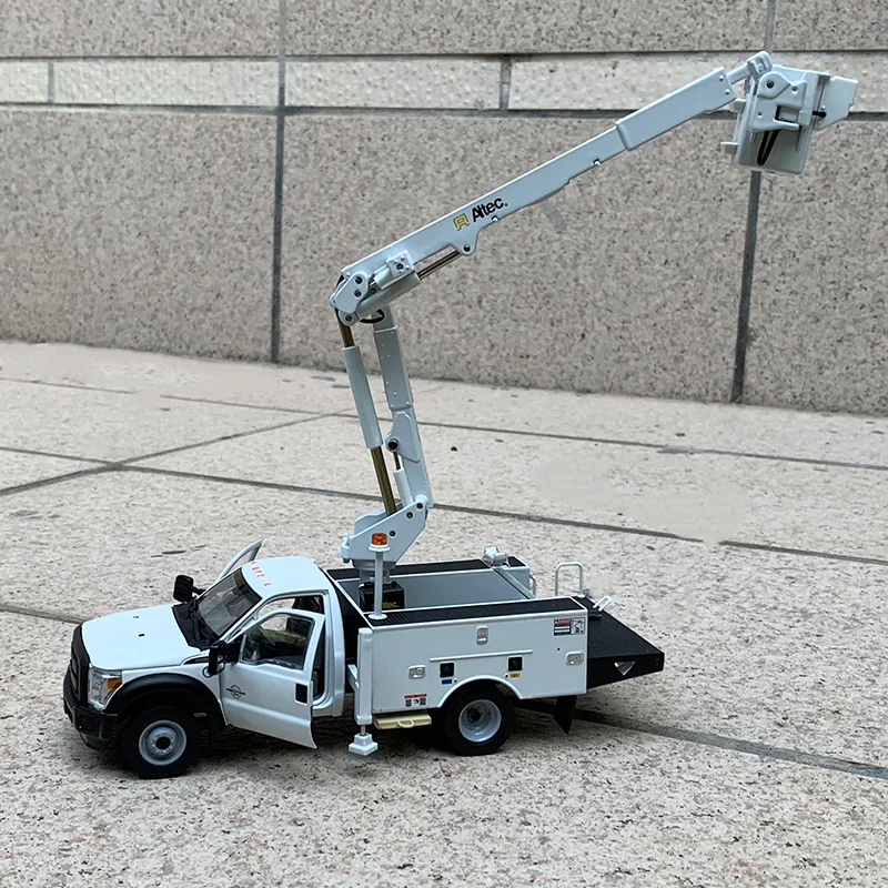 Коллекционная литая игрушка модель в масштабе 1:34 сменная Altec AT40G IMPEX/SUNR Bucket Truck из