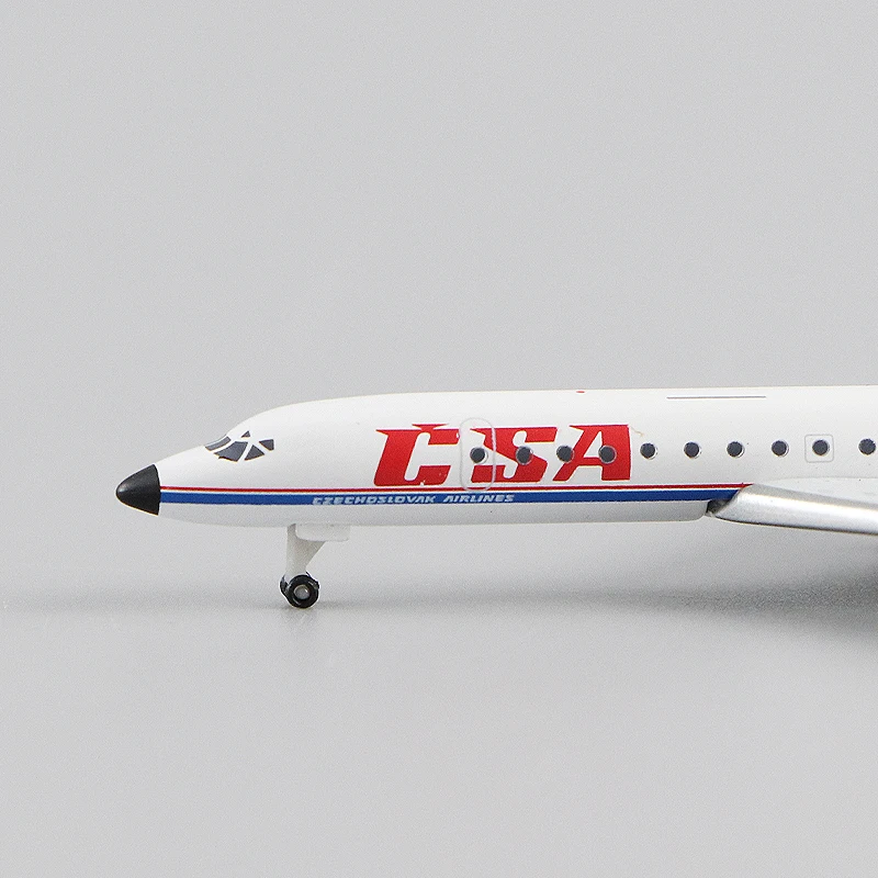 

TUPOLEV TU-134A-3 Plane Model Toy 1/500 Scale Czech Airlines Plane Model Diecast Alloy Aircraft collectible display Airplanes