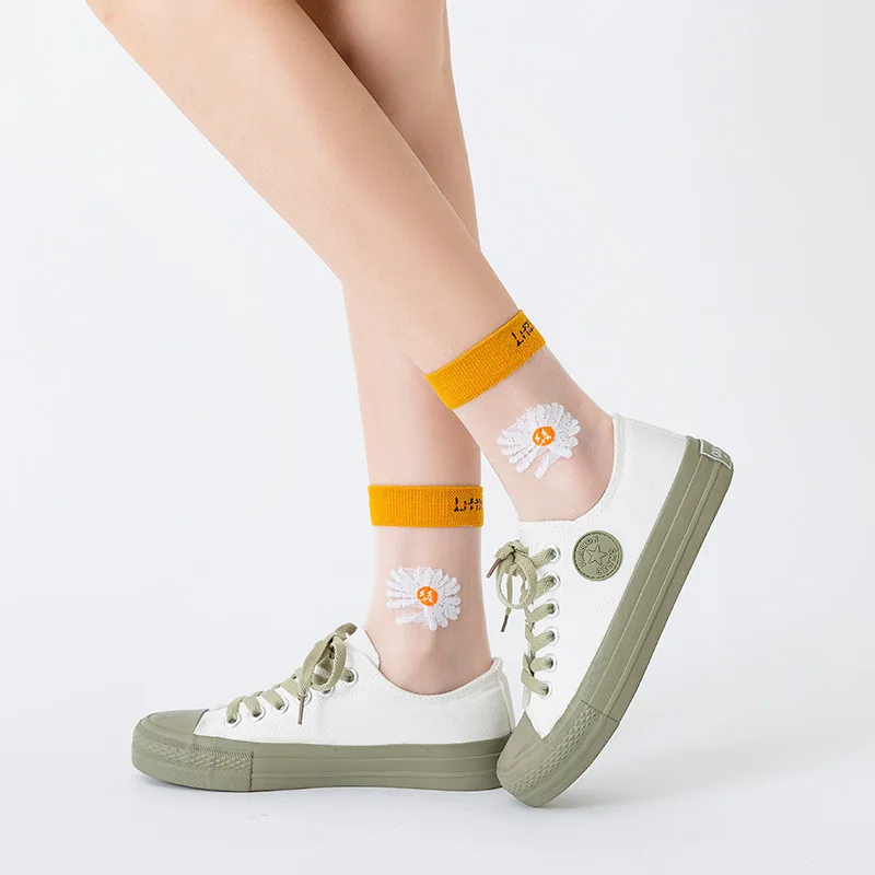 

New Women's Socks Trendy Small Chrysanthemum Glass Silk Socks Daisy Card Stockings Fashion Personality Socks