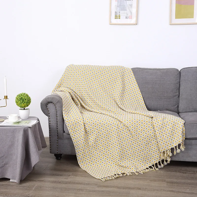 Желтое вязаное одеяло в клетку декоративное мягкое покрывало для дивана