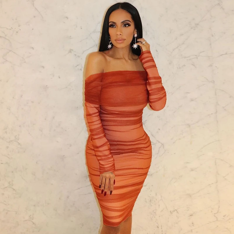 Женское облегающее платье с открытыми плечами вырезом-лодочкой новое однотонное