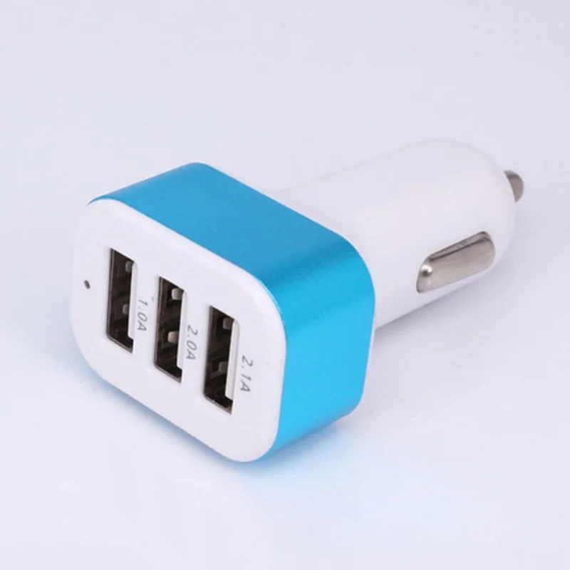 Автомобильное зарядное устройство с 3 USB-портами и поддержкой быстрой зарядки |