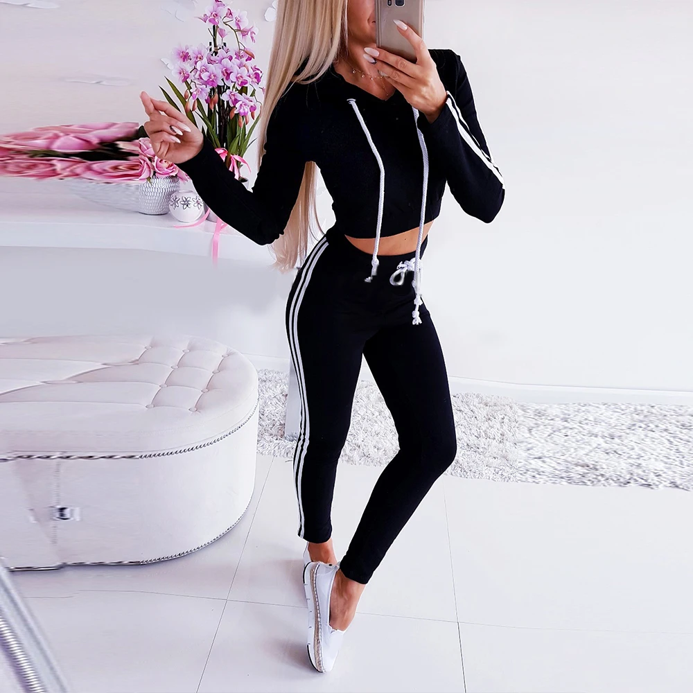 Женский спортивный комплект из двух предметов для фитнеса одежды в полоску