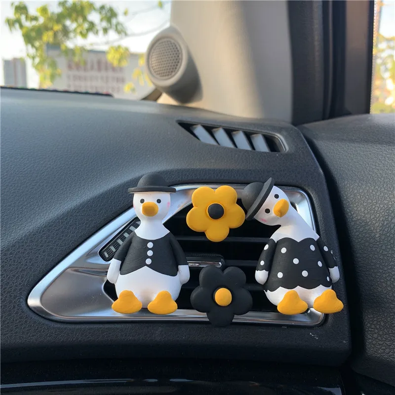 

Gentleman Duck Car Ornaments Car Vents Perfume Clip Air Freshener Automobile Interior Fragrance Decoration