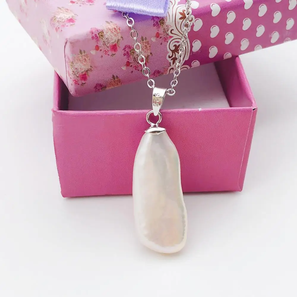 Очаровательное женское ожерелье с кулоном из натуральной кожи розовым