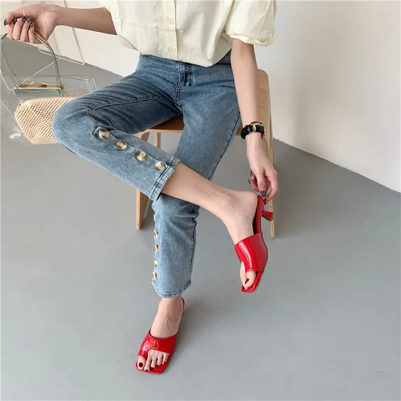

2020 new fashion square head clip foot high heel sandal
