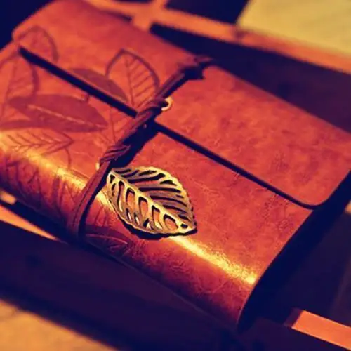 

Винтаж Искусственная кожа строку листа привязан чистая крафт-бумага дневник Тетрадь