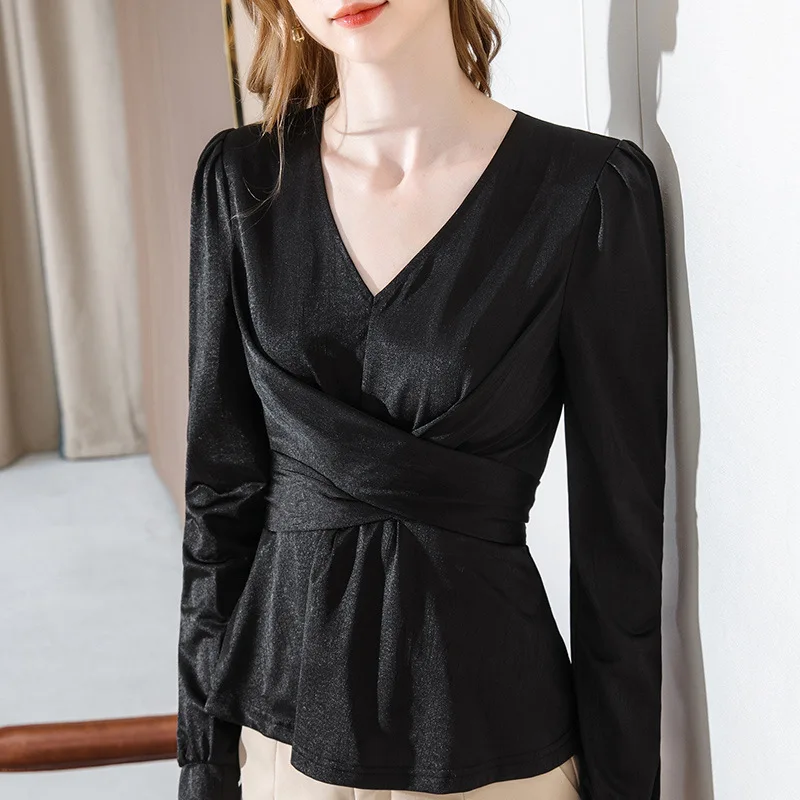 

V-neck base coat for women in autumn and winter with long sleeve T-shirt, silky and foreign style small shirt, waist closing