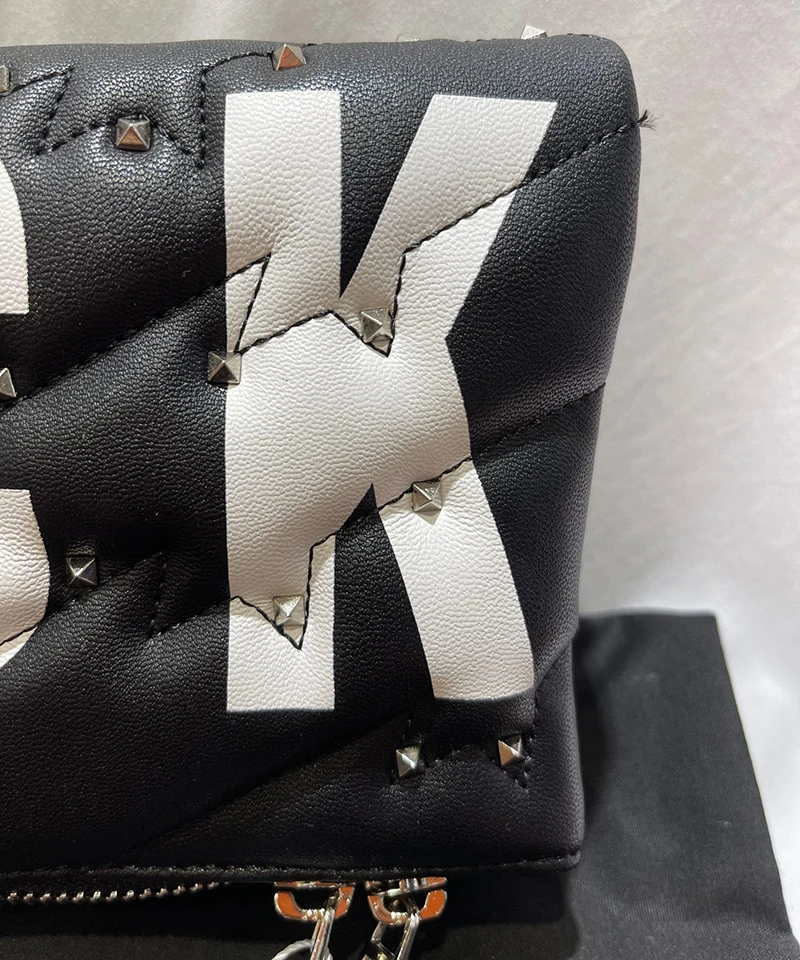 

Rowling Rock Black Rivets Leather Bags Woman Wing Decoration Wild Chains Waist Packs Casual Vintage Classic Chic Messenger Bag