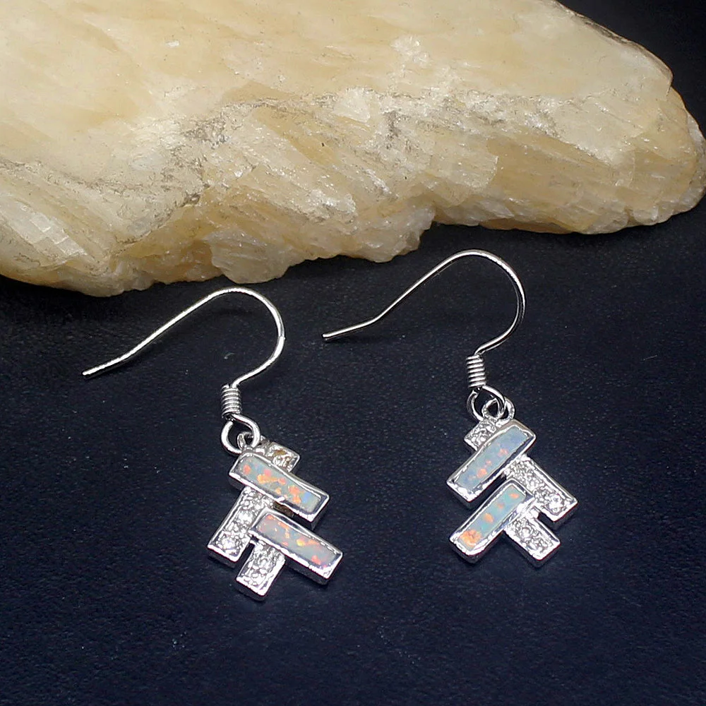 

Женские серьги-подвески с белым огненным опалом из серебра 925 пробы