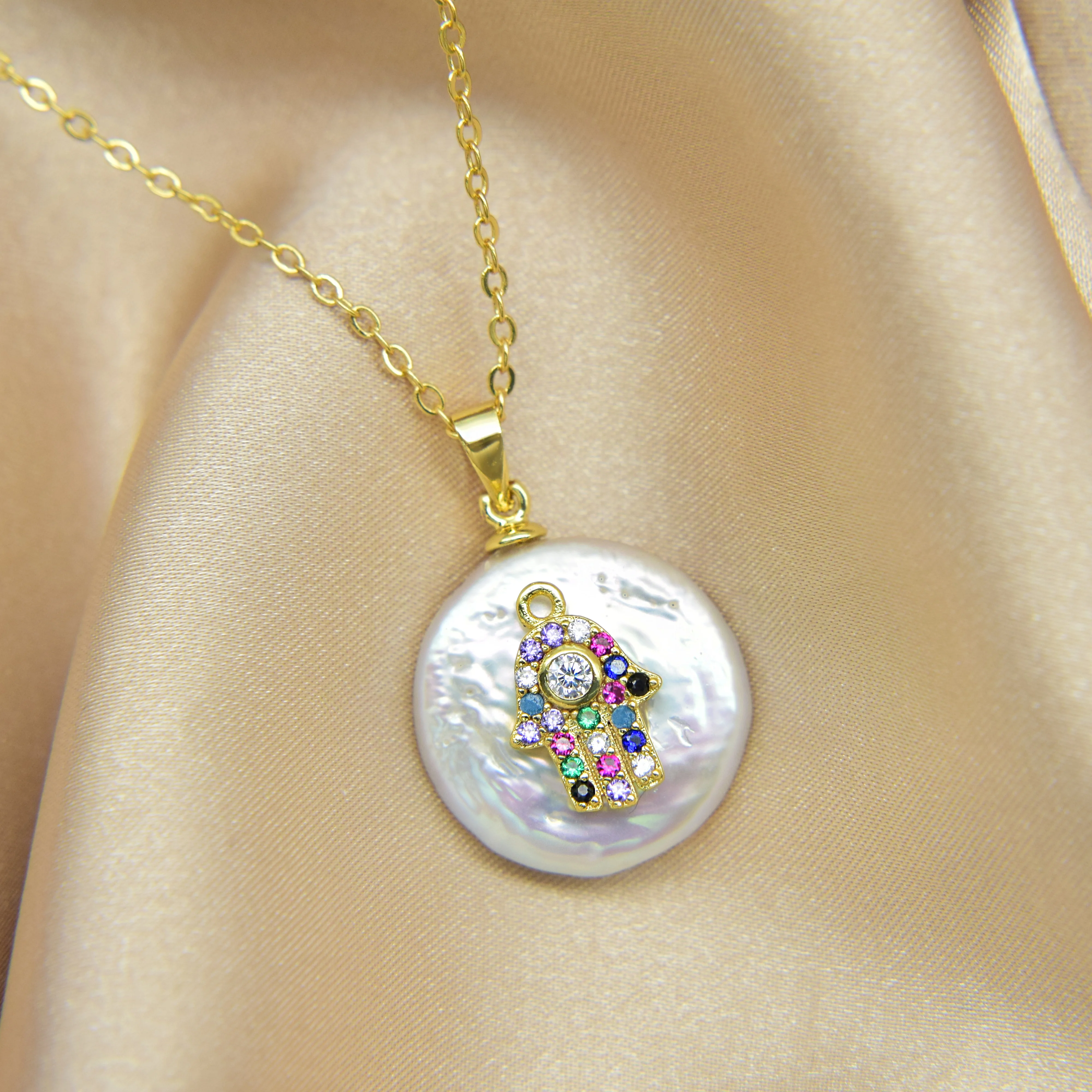 Женское колье из циркона круглое с металлической вставкой 23 стиля |