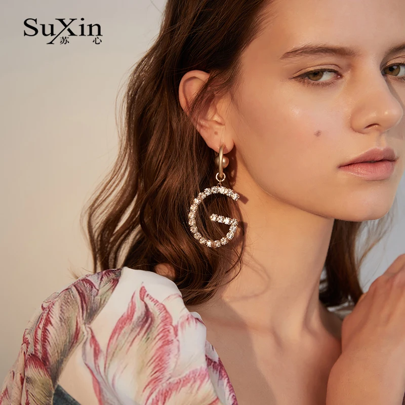 SuXin простой темперамент с оригинальным асимметричным буквенным принтом G серьги