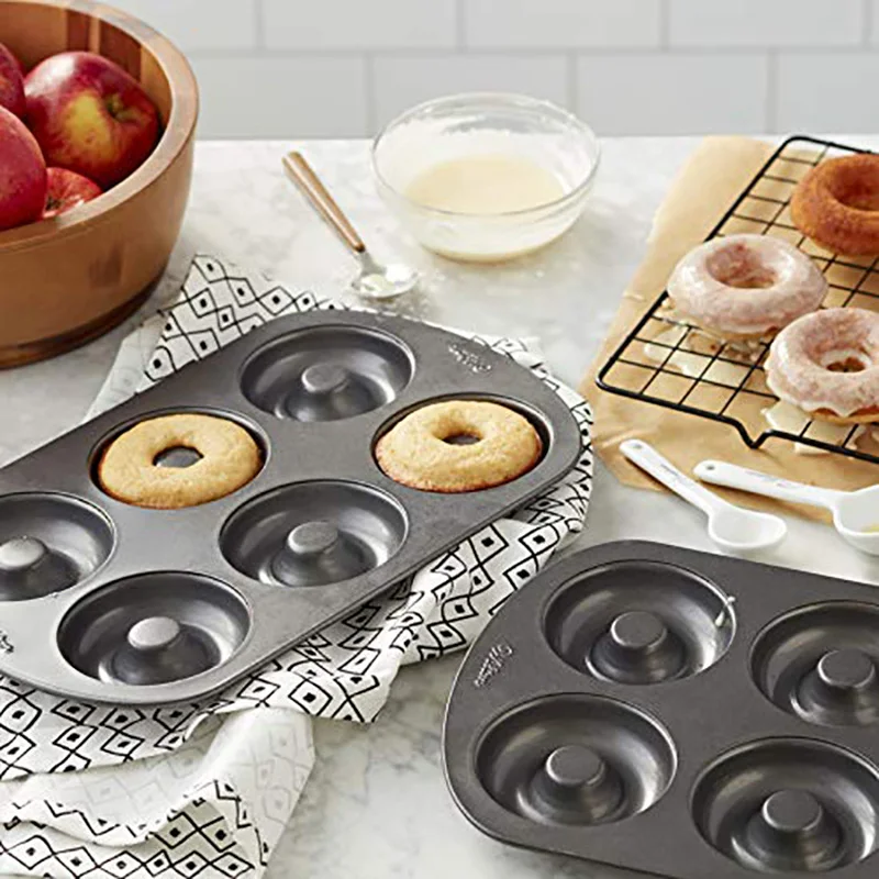 

Donut Mold DIY Cake Mould Kitchen Tool Chocolate Biscuit Non-Stick Candy Mold Carbon Steel Donut Baking Pan Kitchen Tools