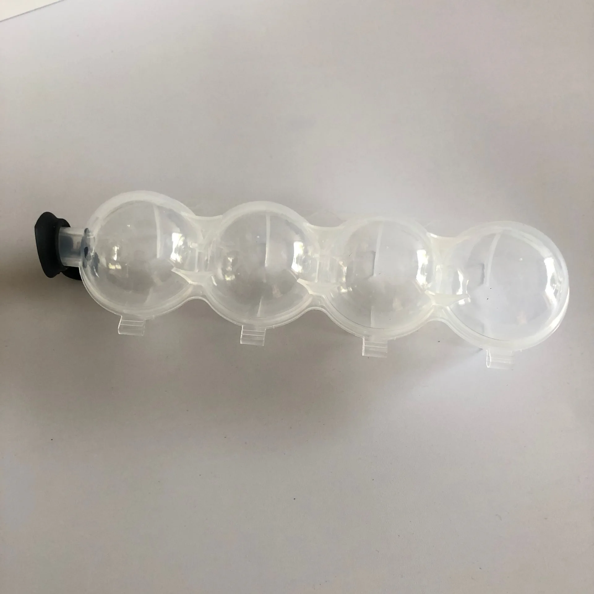 

2021 New Ice Maker 4 Holes Mold Food Grade Soft Mold Sphere Silicone Eco-Friendly Useful Kitchen Tool For Whiskey Cocktail Bar