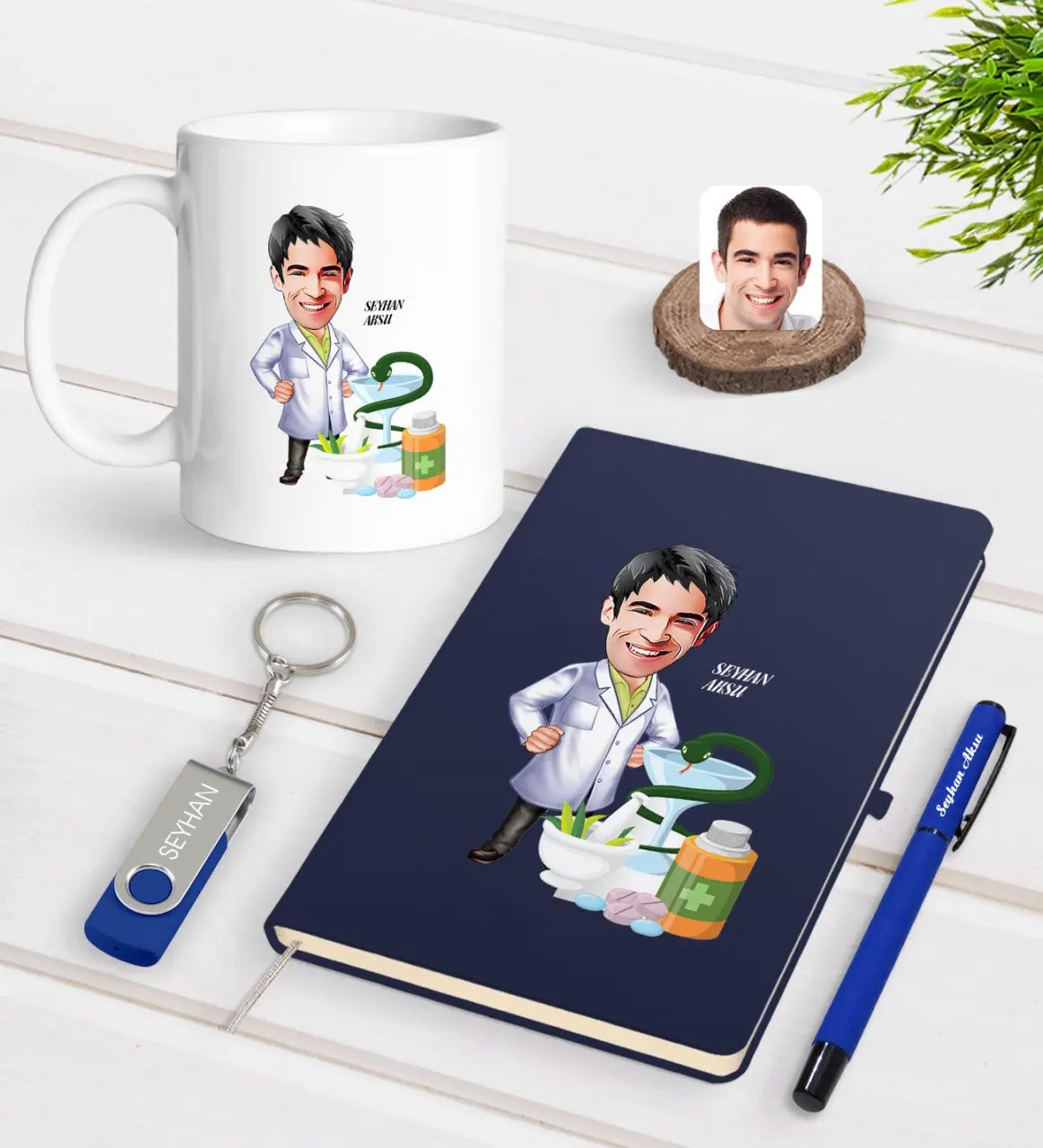 

Personalized Men 'S Pharmacist Caricature Of Navy Blue Notebook Pen cup 32gb USB Memory Gift Seti-2