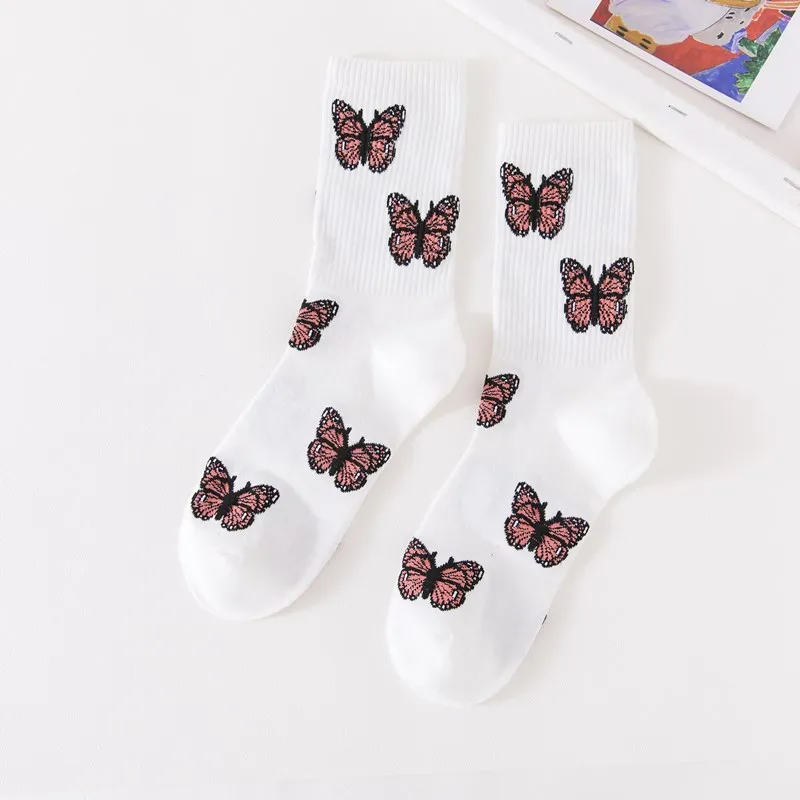 

XLJZSD 1Pair Butterfly Women Socks Kawaii Street Harajuku Ladies Women Socks Candy Color Embroidery Socks