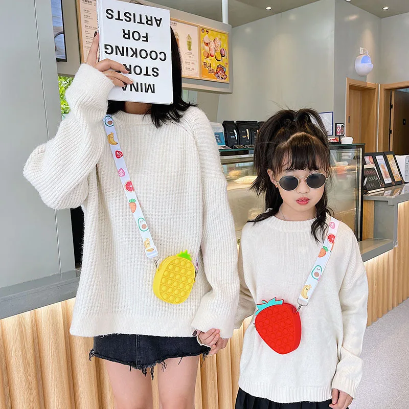 2021 Hot Sale Silicone Kids Crossbody Bag Fidget Decompression Toys Kids Coin Purses Cartoon Shoulder Bag For Kids
