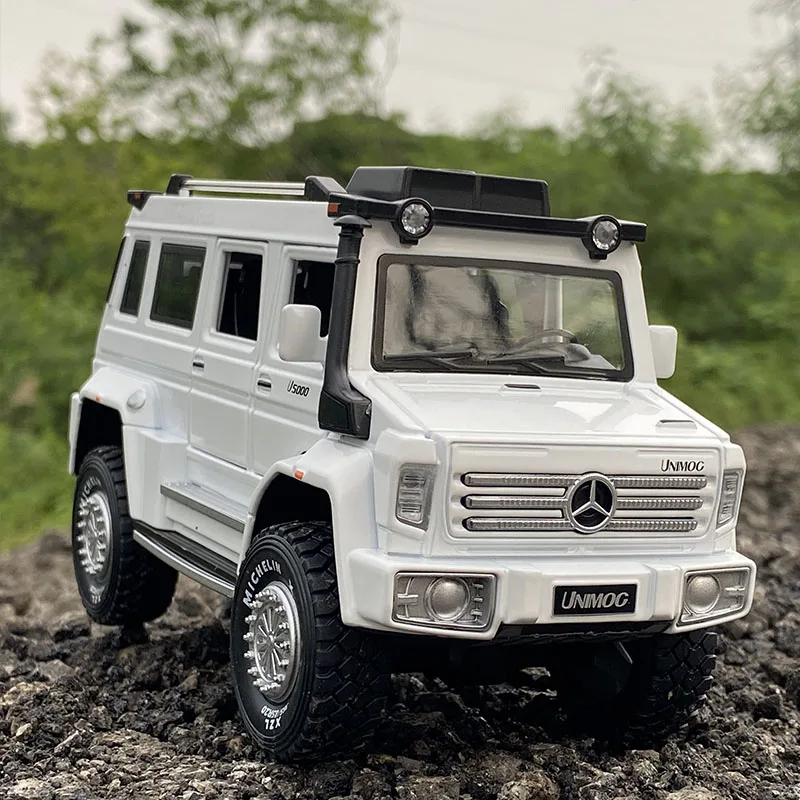Модель внедорожника Mercedes-Benz Unimog U5000 в масштабе 1:28 модель машины из литья под