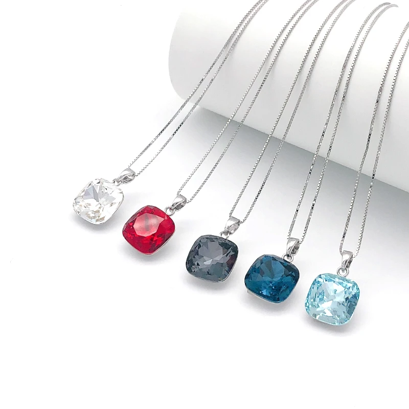 Женское геометрическое ожерелье с подвеской из австрийского хрусталя |