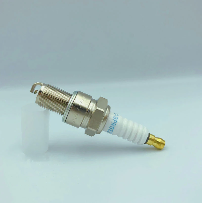 

Лидер продаж 4, автомобильные аксессуары, медный сердечник, автомобильная свеча зажигания, подходит для Audi / Buick / Daewoo / Vw / Suzuki / Kia / Volvo / Honda Bpr6es