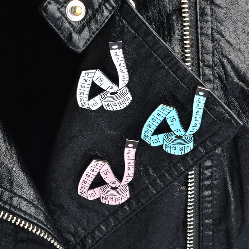 

Cartoon tape measure alloy pin Simple personality three-color tape measure accessories brooch Bag decoration badge