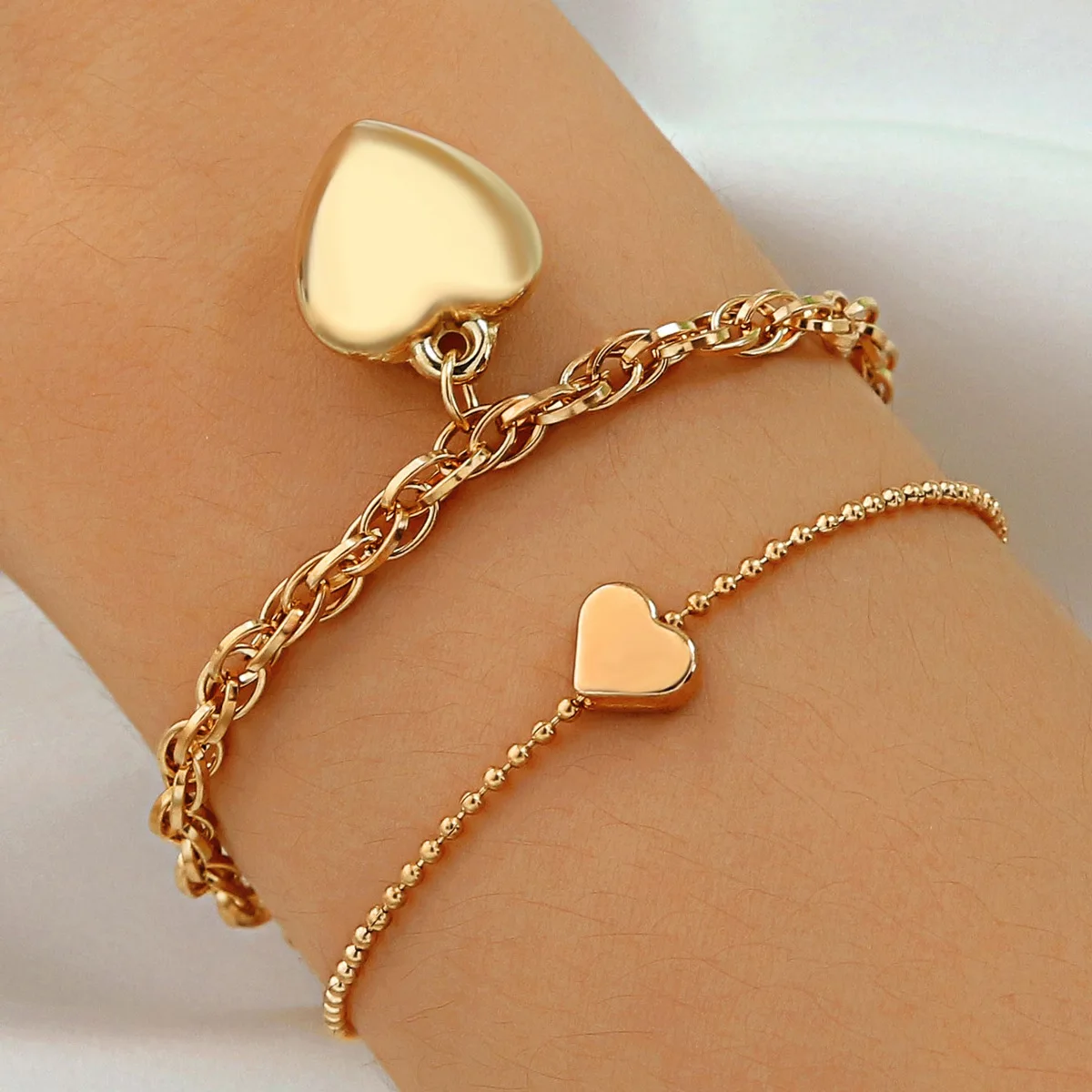

2 Pcs/Set Fashion And Romantic Golden Love Heart Pendant Bracelet Women's Wrist Decoration Chain Women's Jewelry Birthday Gifts