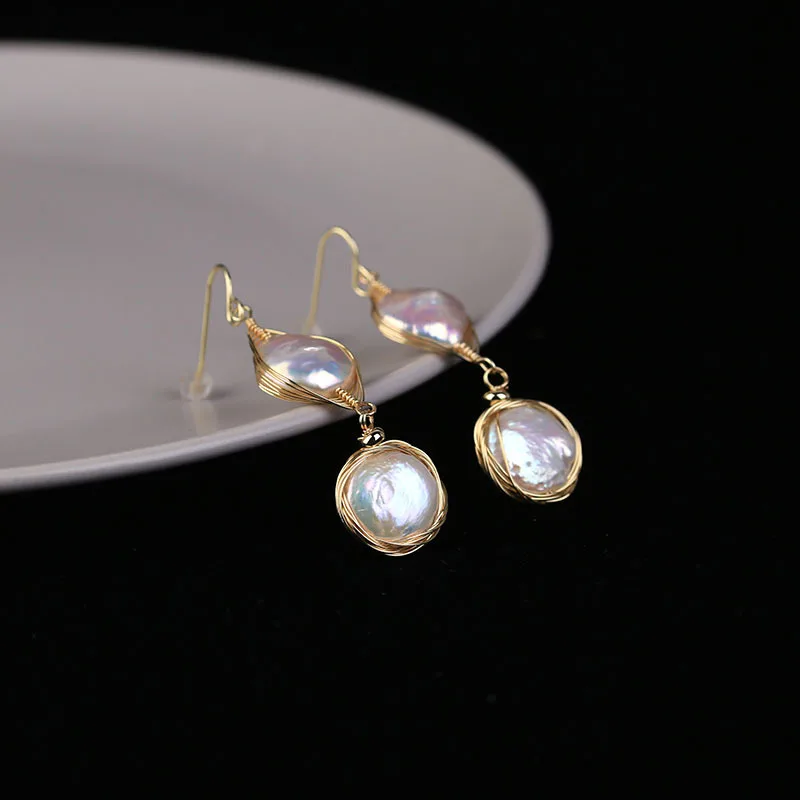 

Retro Oval Baroque Freshwater Pearl Drop Earrings Jewelry for Women Fashion Metal Wire Winding Eyes Shape Female Earrings EH033