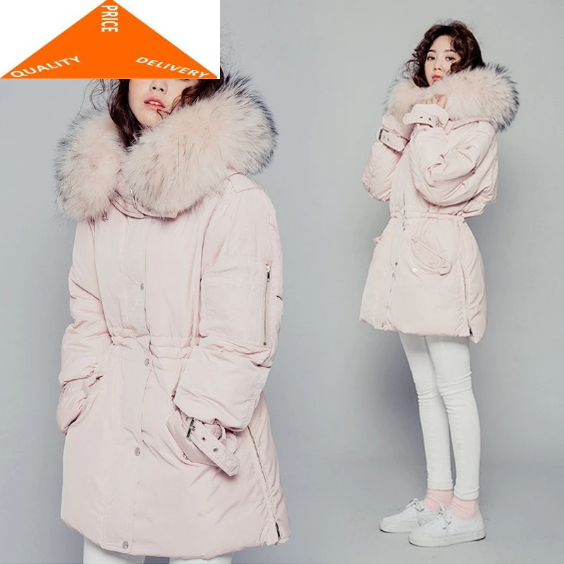 

Женская куртка на 20% утином пуху, розовая теплая парка с капюшоном из натурального меха енота в Корейском стиле, зима 2020