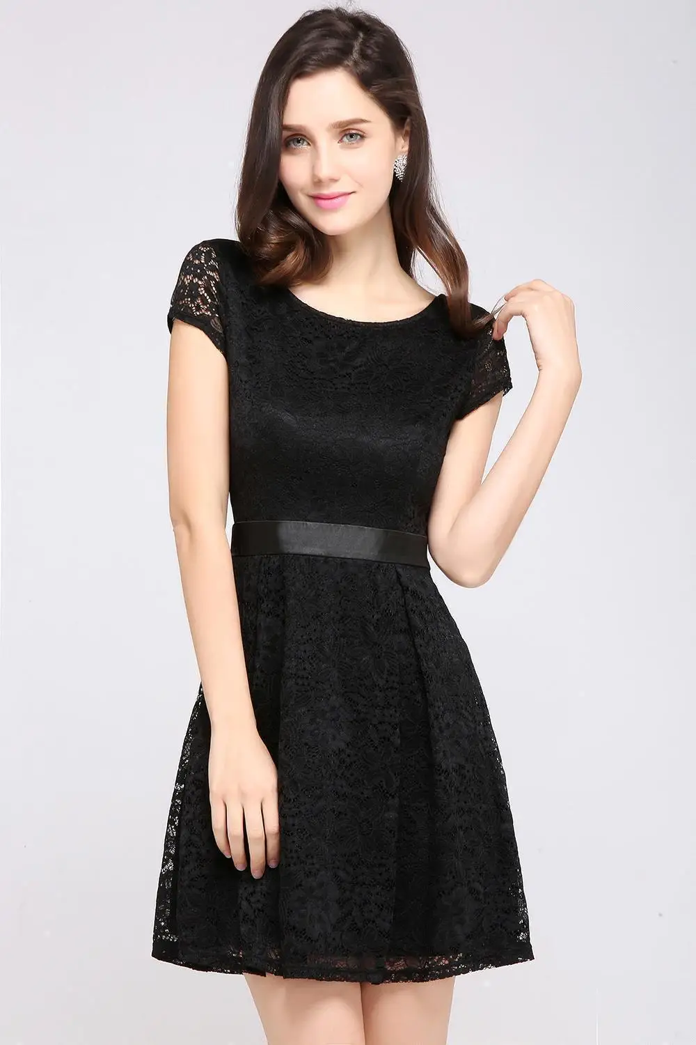 

Robe de Cocktail A-Line Lace Cocktail Dresses With Bow Sashes Sexy Above Knee Cut-out Short Party Dresses Vestidos Coctel