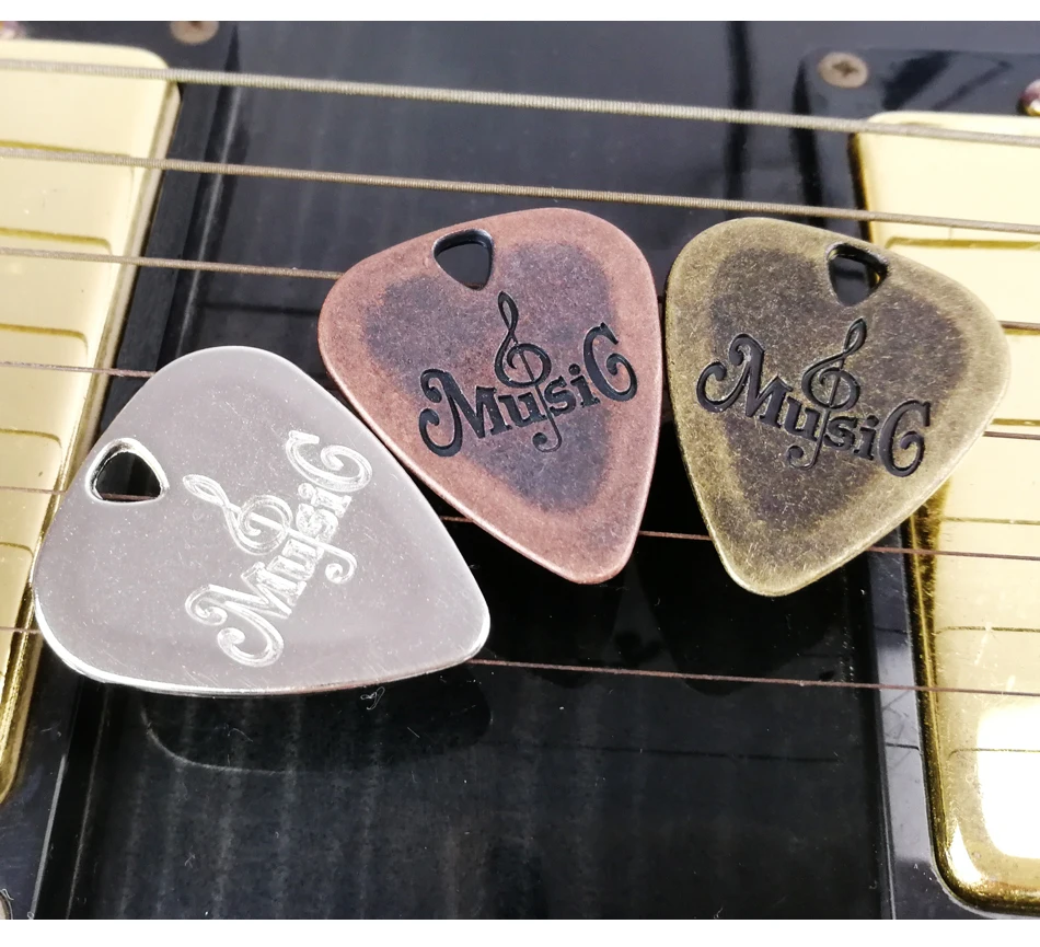 Gradually thicker design Metal Guitar Picks For Acoustic Electric accessories 1 pcs | Спорт и развлечения