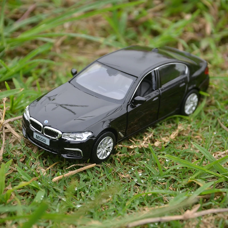 Модель bmw m5 f90 из сплава игрушка 1:36 модель автомобиля мебель автомобиль двойная