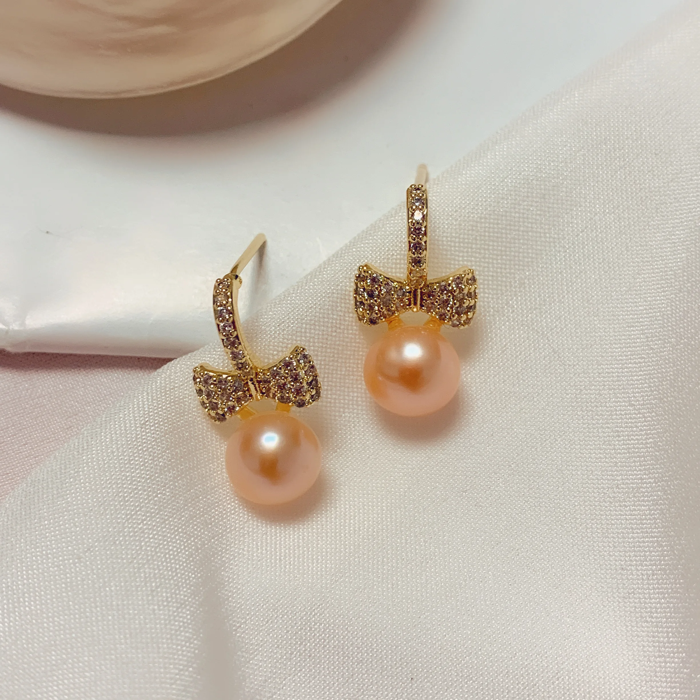 

Korean Fashion Bowknot Zircon Earrings Pearl Sweet Earrings Women's Simple Matching Ornaments Jewelry Party Anniversary Gifts