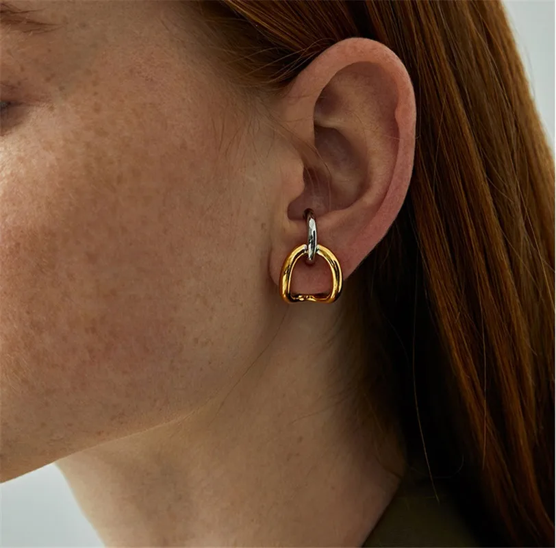 Женские серьги-гвоздики в виде капель воды AOMU простые двухцветные с прострочкой