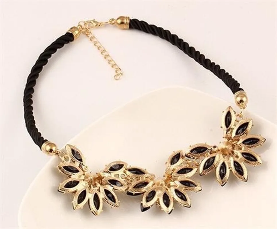 

Brilliant Weave Flower Decoration Choker Necklace For Women Hot Sale Rhinestone Wedding Jewelry Rope Necklace Collares