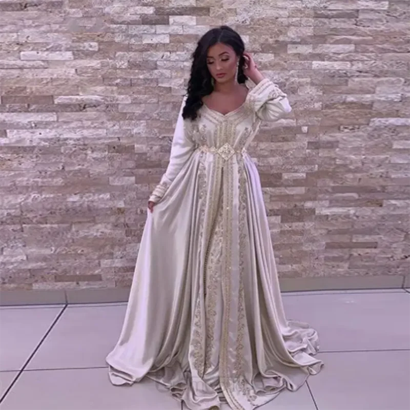 

Graceful Dubai Muslim Evening Dress V-Neck Appliques Formal Dress Velvet Long Sleeve Moroccan Kaftan Prom Dress Custom Made