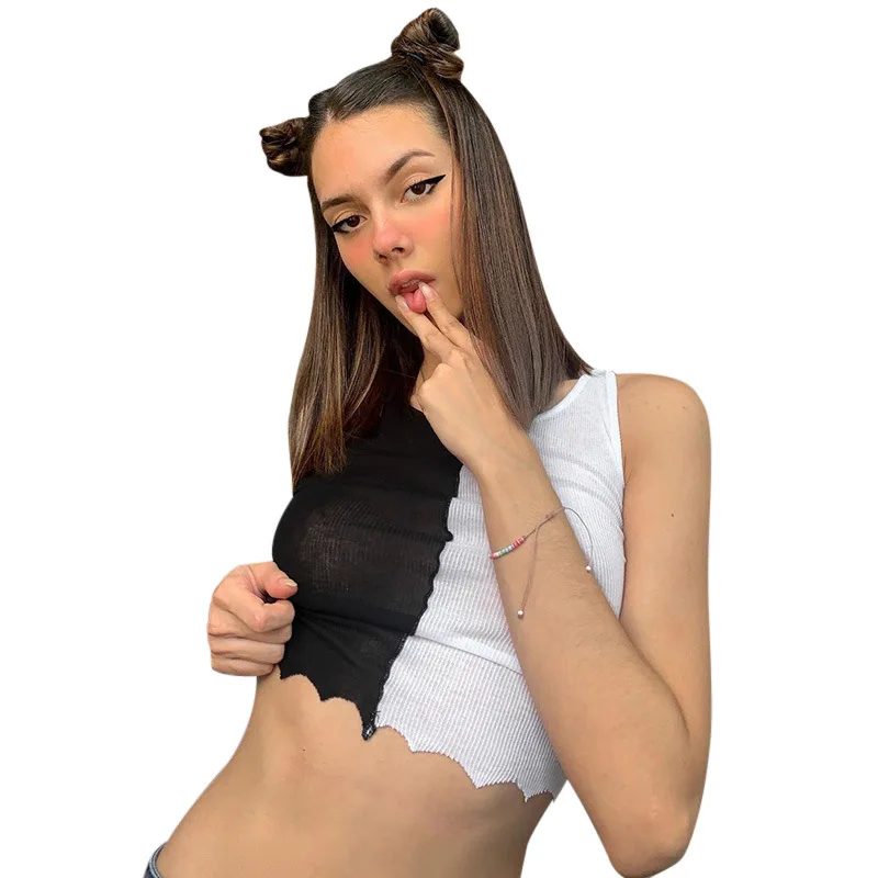 

In Europe and the black and white stitching base coat female sexy small vest the new summer 2021 cultivate one's morality