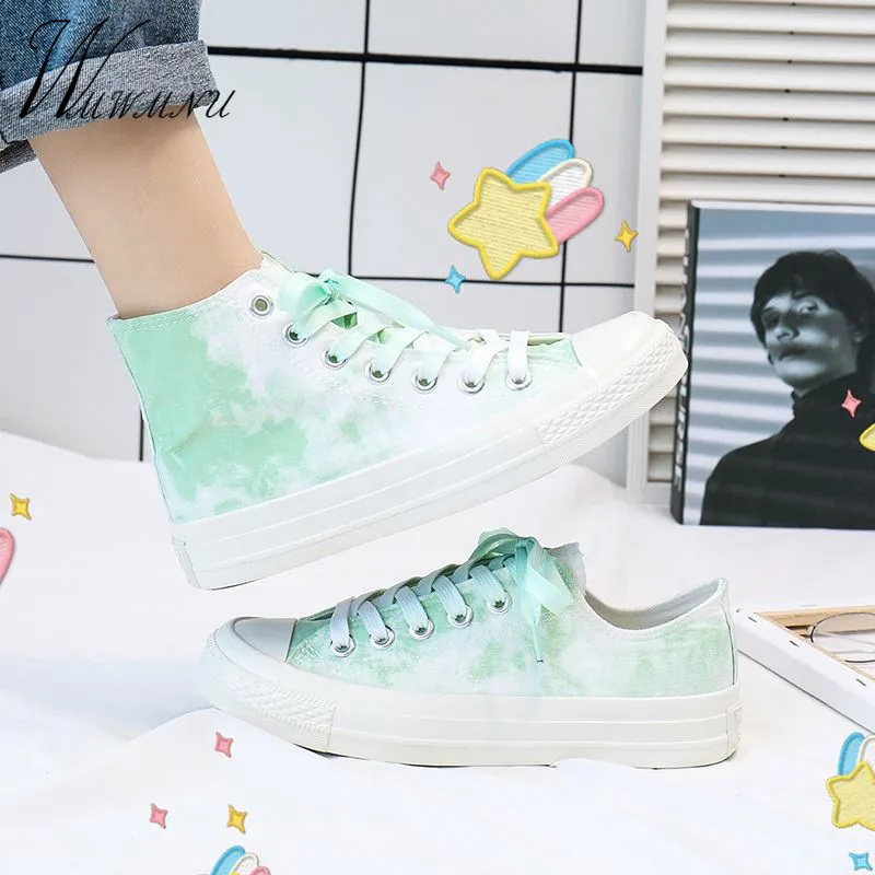 Женские дизайнерские Сникеры с рисунком в виде граффити высокие парусиновые