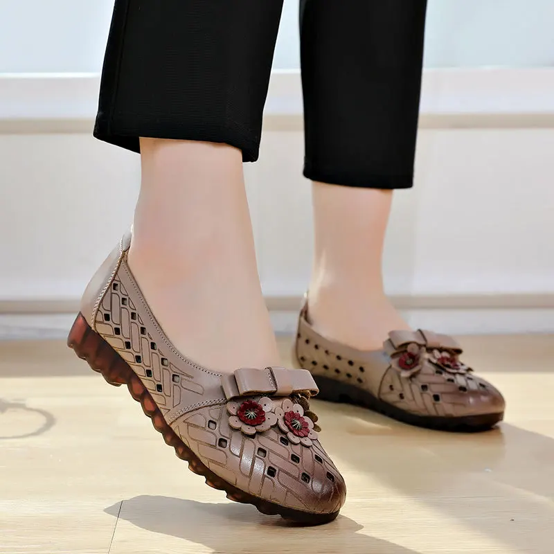

2020 New Cowhide Flowers Spring and Summer Shoes Women Flats Hollow Sandals Soft Bottom Comfortable Shoes Fashion Casual Shoes