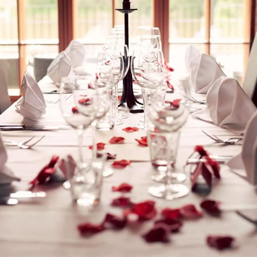 Искусственные лепестки роз конфетти для свадьбы Юбилейный свадебный подарок на