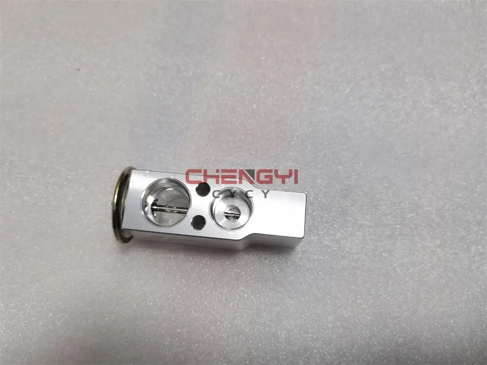 

Автомобильный клапан кондиционера для Mitsubishi Pajero Montero V73W V75W V77W MR500666 7840A006 MR500662