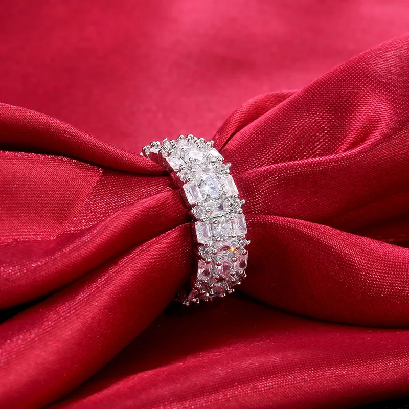 Женское кольцо из серебра 925 пробы с фианитом|Кольца| |