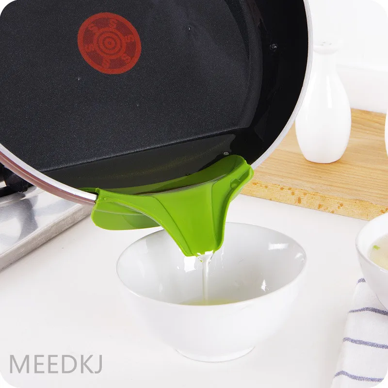 

Home kitchen anti-spill and leak-proof pot with round mouth edge deflector silicone liquid deflector nozzle pouring soup funnel